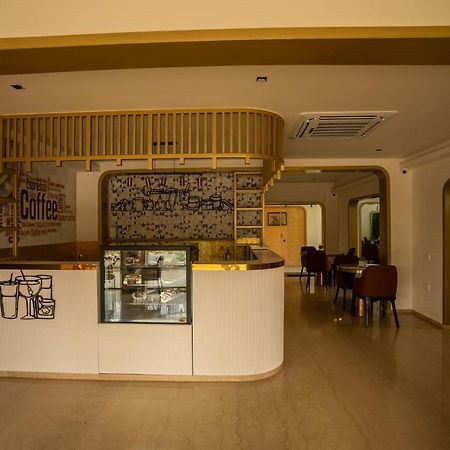 Vrr Astoria Hotel & Convention Center Bangalore Exterior photo