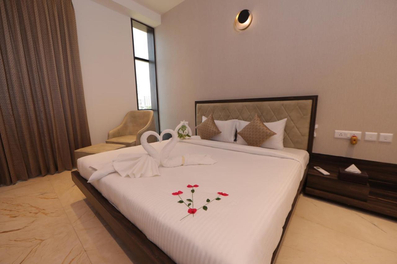 Vrr Astoria Hotel & Convention Center Bangalore Exterior photo