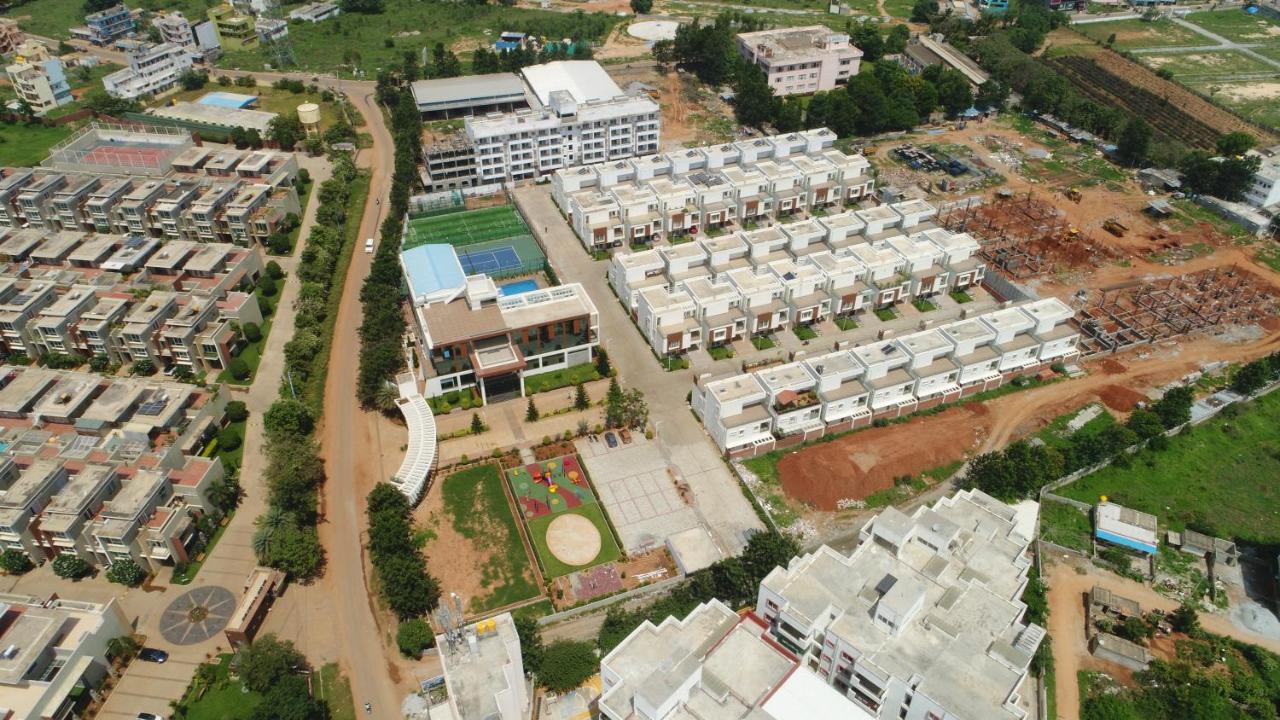 Vrr Astoria Hotel & Convention Center Bangalore Exterior photo
