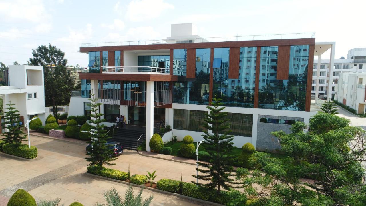 Vrr Astoria Hotel & Convention Center Bangalore Exterior photo