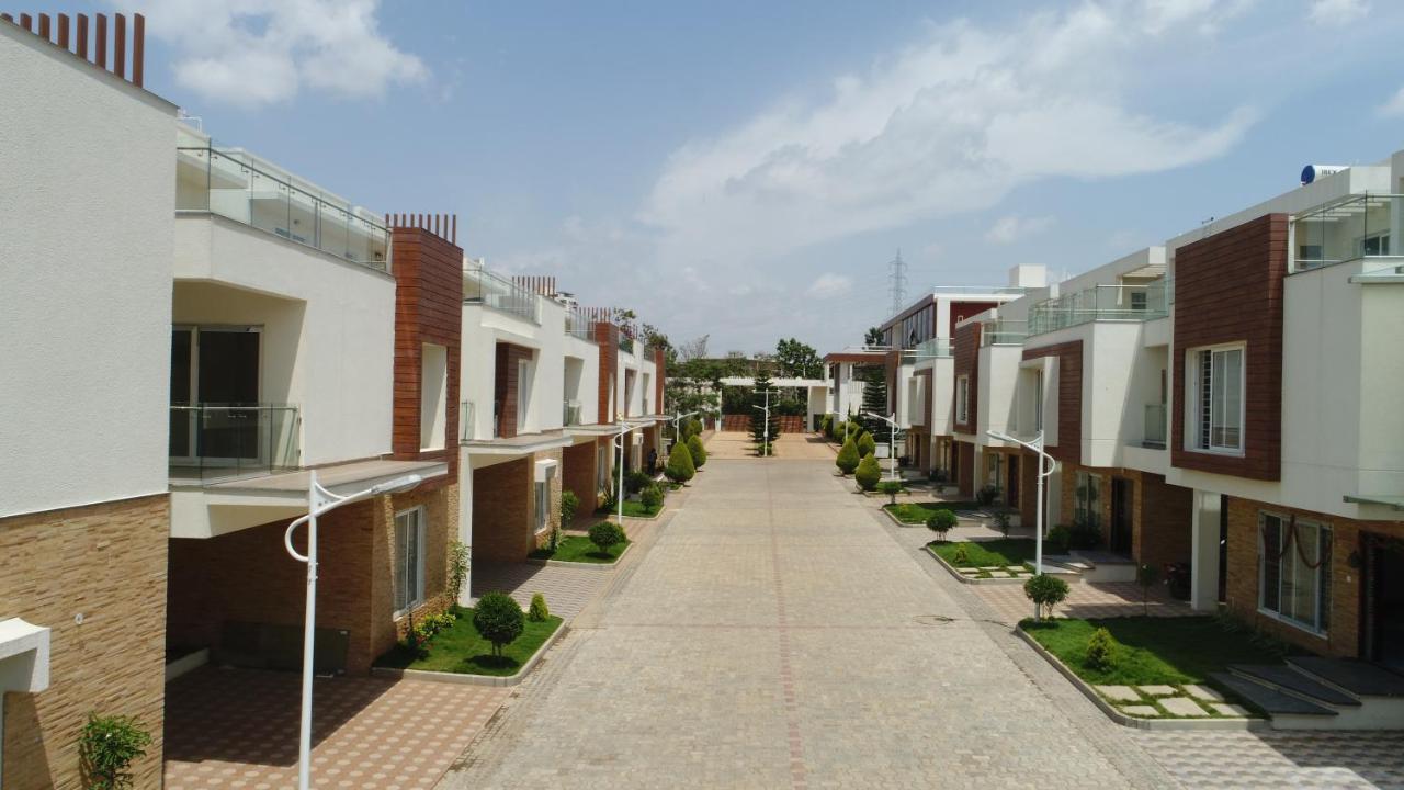 Vrr Astoria Hotel & Convention Center Bangalore Exterior photo