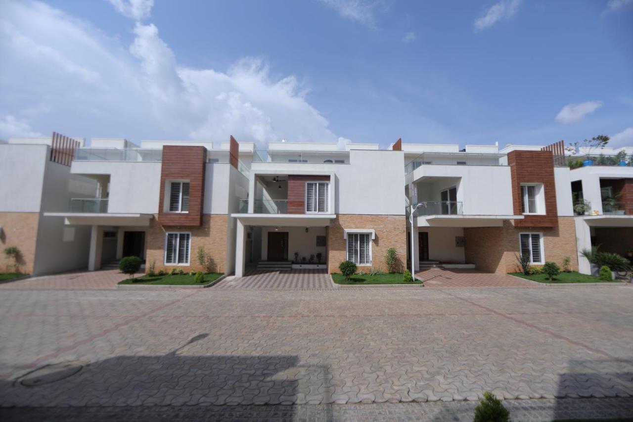 Vrr Astoria Hotel & Convention Center Bangalore Exterior photo