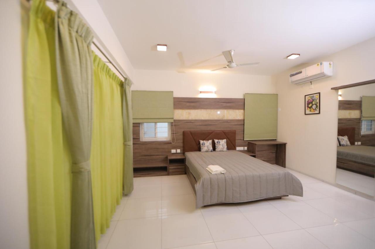 Vrr Astoria Hotel & Convention Center Bangalore Exterior photo