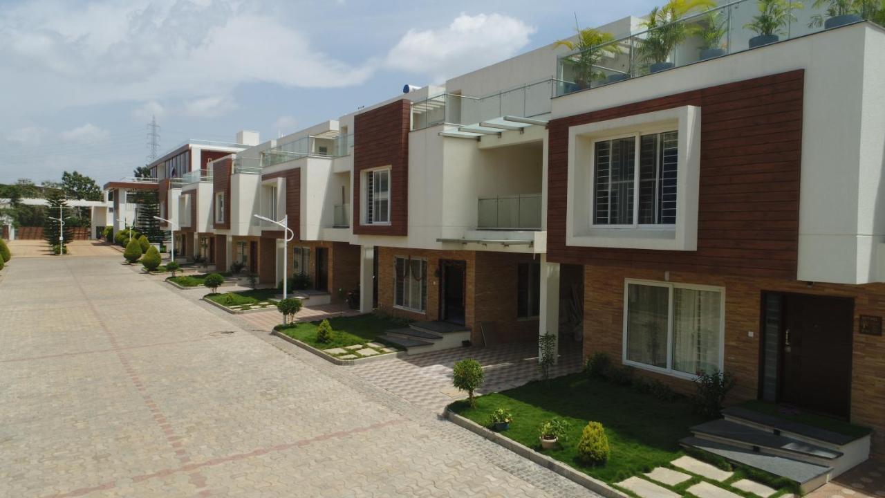 Vrr Astoria Hotel & Convention Center Bangalore Exterior photo
