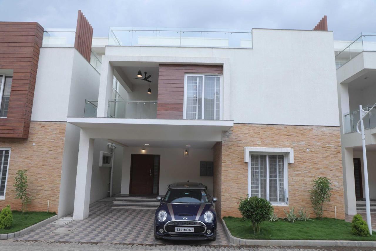 Vrr Astoria Hotel & Convention Center Bangalore Exterior photo