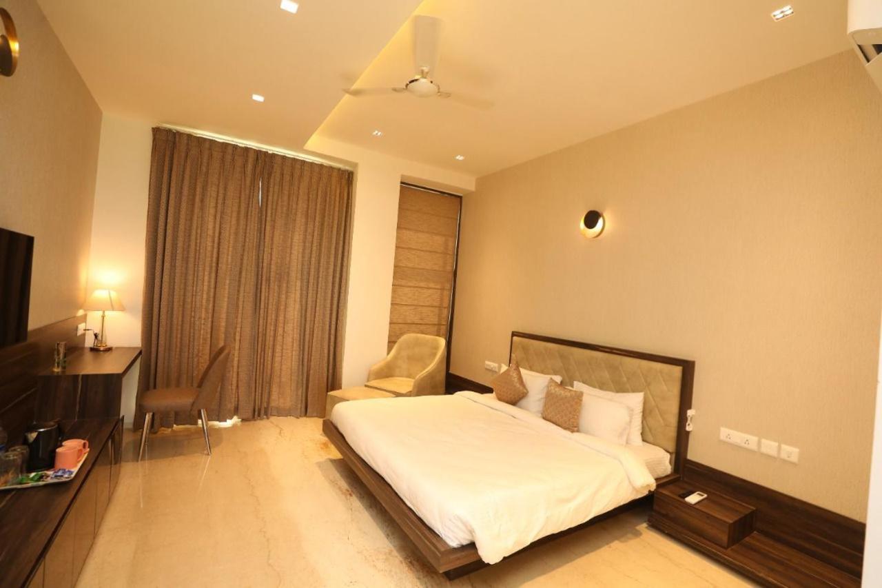 Vrr Astoria Hotel & Convention Center Bangalore Exterior photo