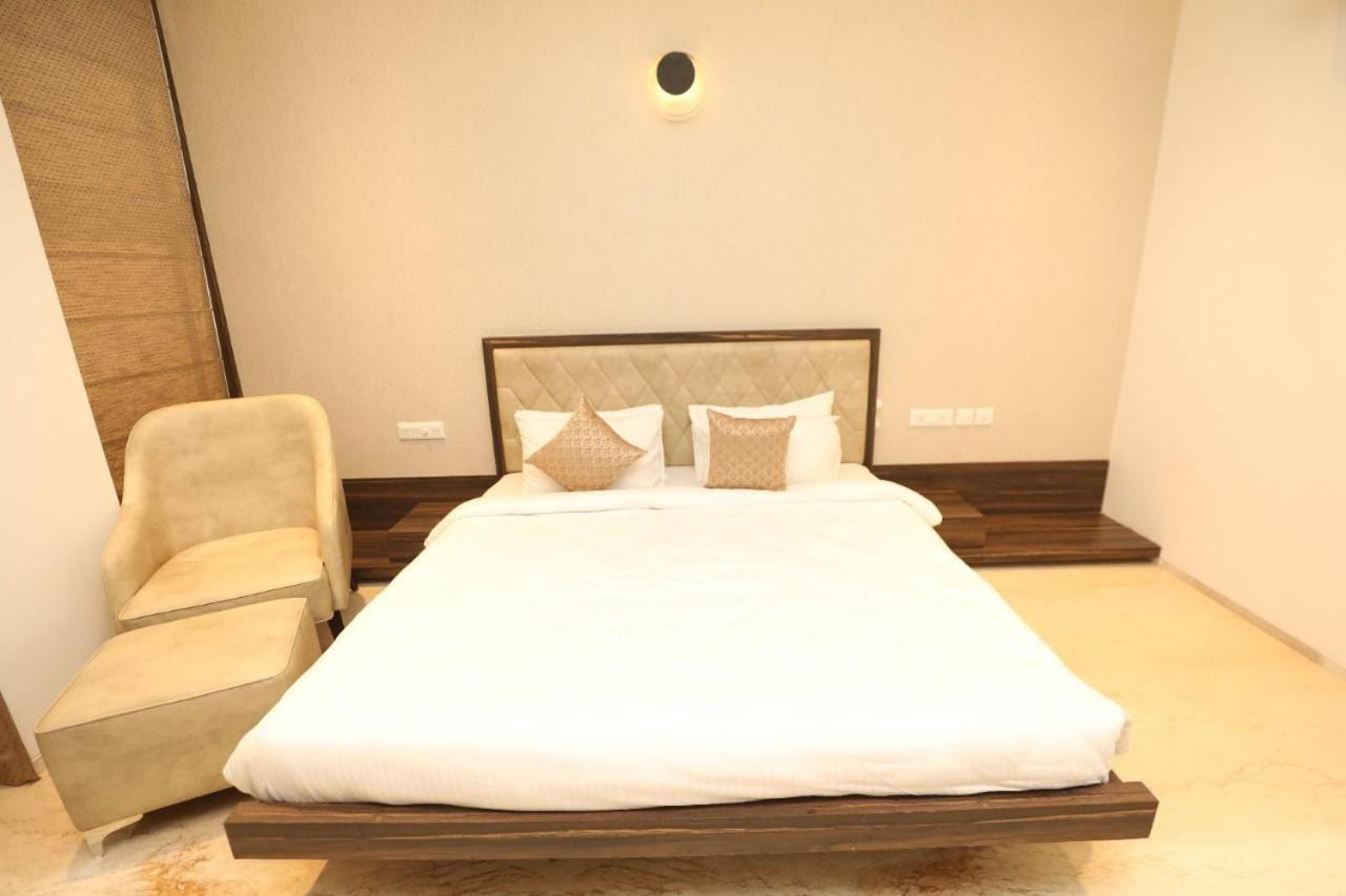 Vrr Astoria Hotel & Convention Center Bangalore Exterior photo
