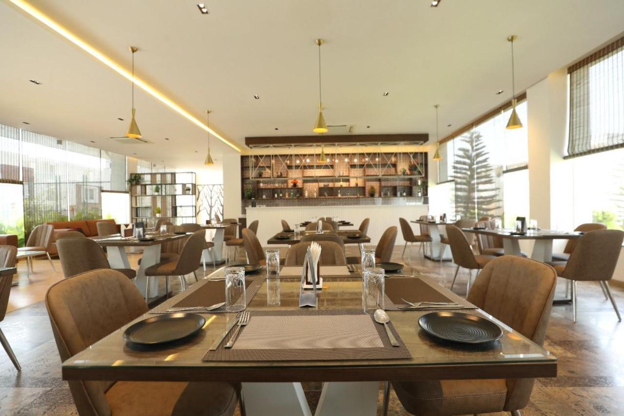 Vrr Astoria Hotel & Convention Center Bangalore Exterior photo
