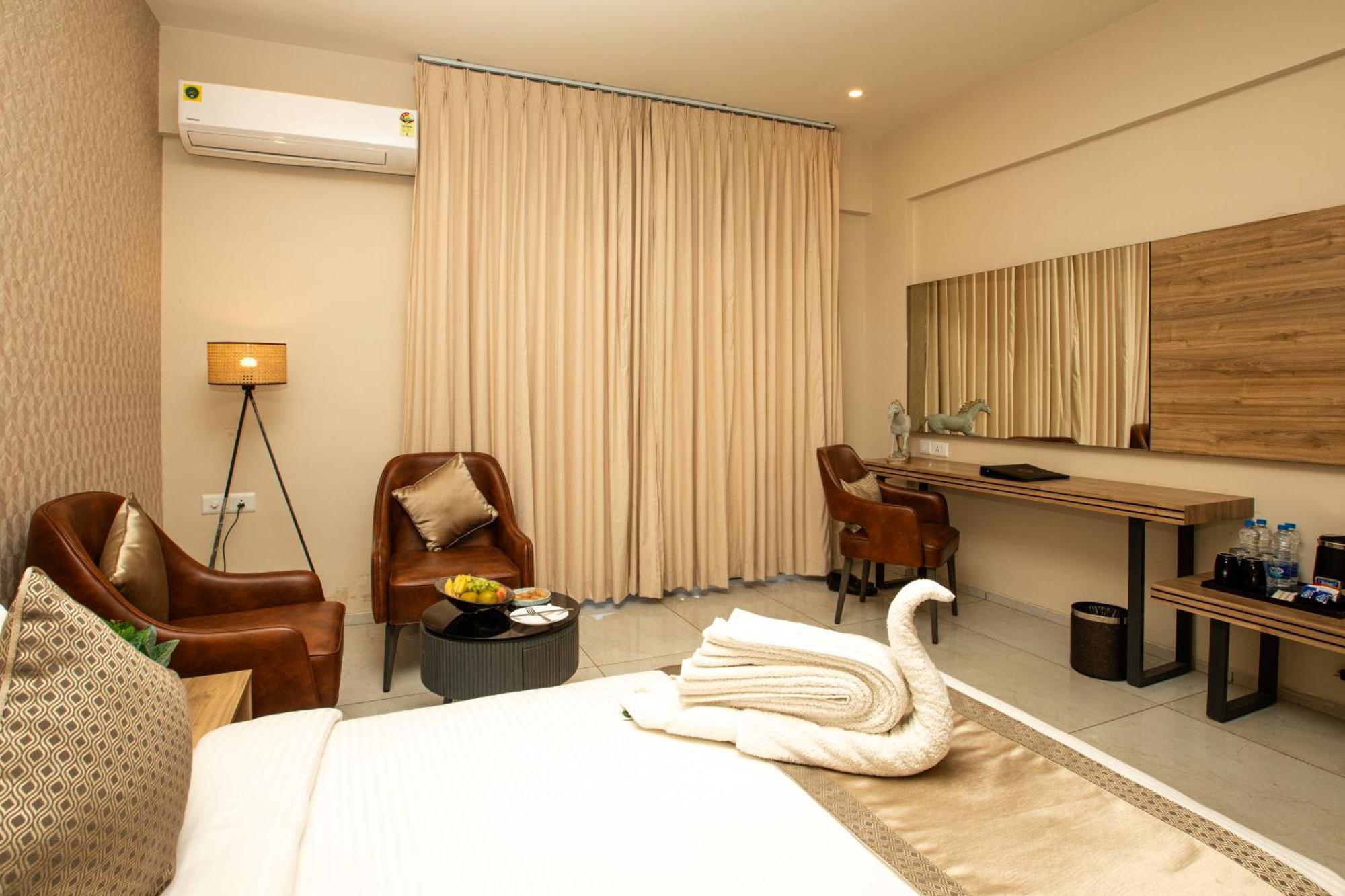 Vrr Astoria Hotel & Convention Center Bangalore Exterior photo
