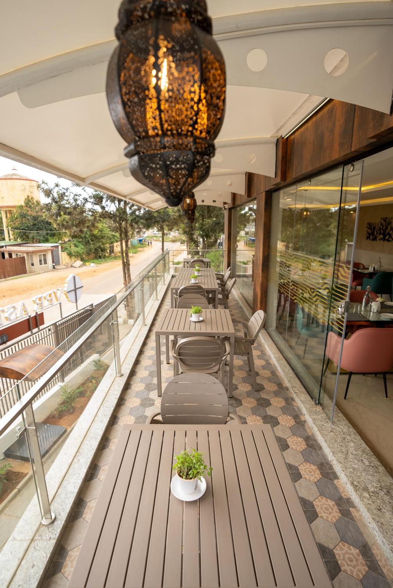 Vrr Astoria Hotel & Convention Center Bangalore Exterior photo