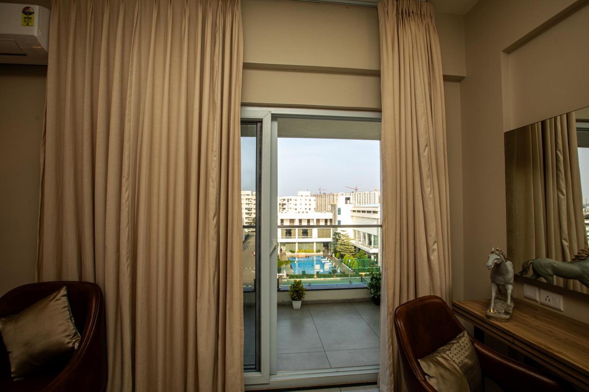 Vrr Astoria Hotel & Convention Center Bangalore Exterior photo
